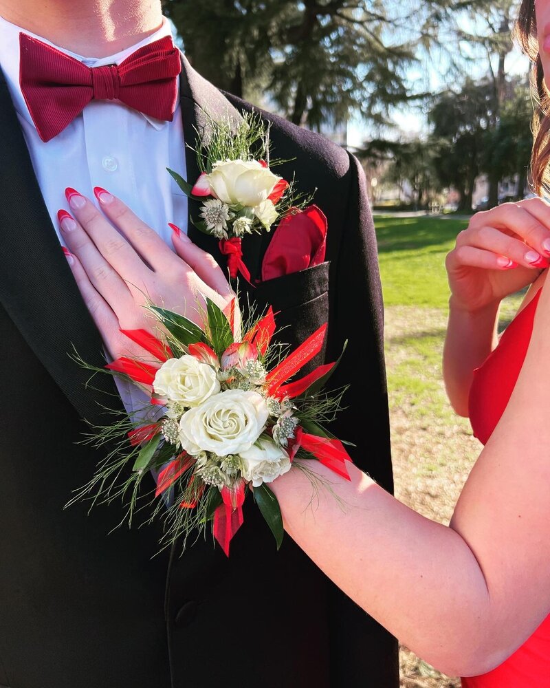 $25 Boutonniere